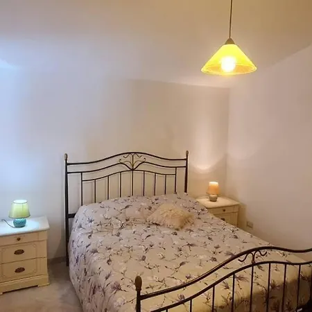 بيت للعطل The Hidden Place